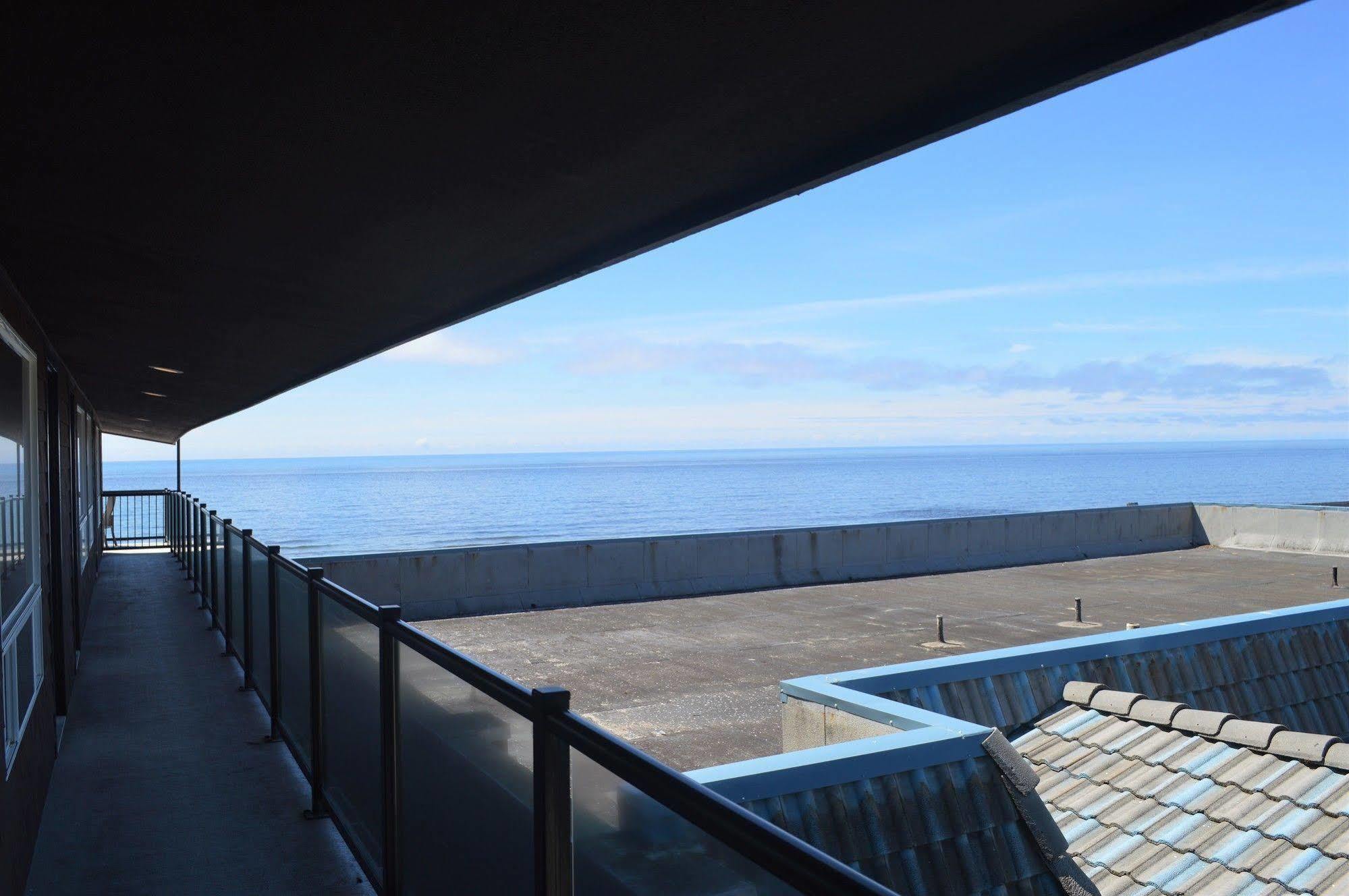 Beachfront Manor Hotel Lincoln City Exteriör bild