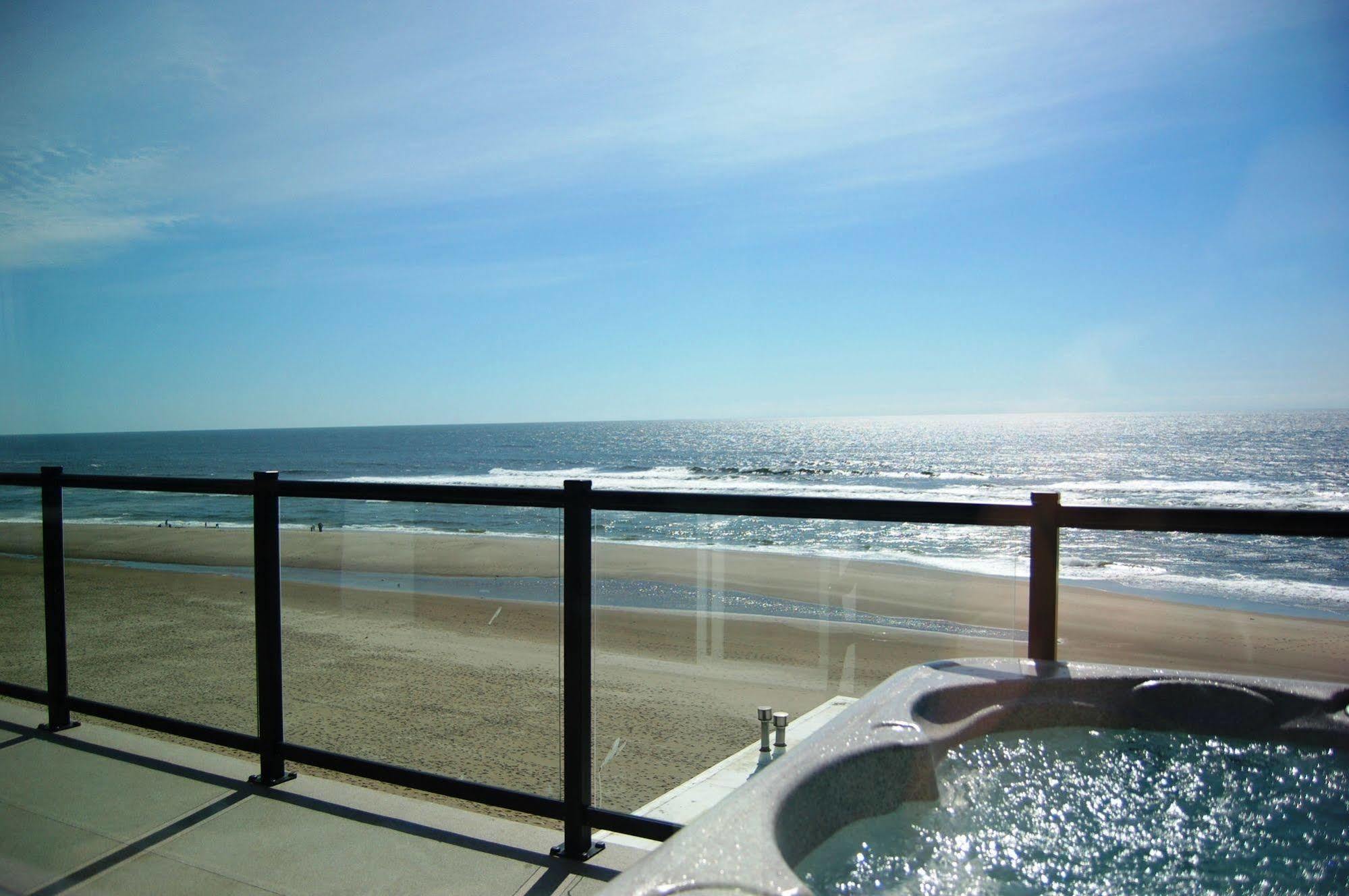 Beachfront Manor Hotel Lincoln City Exteriör bild